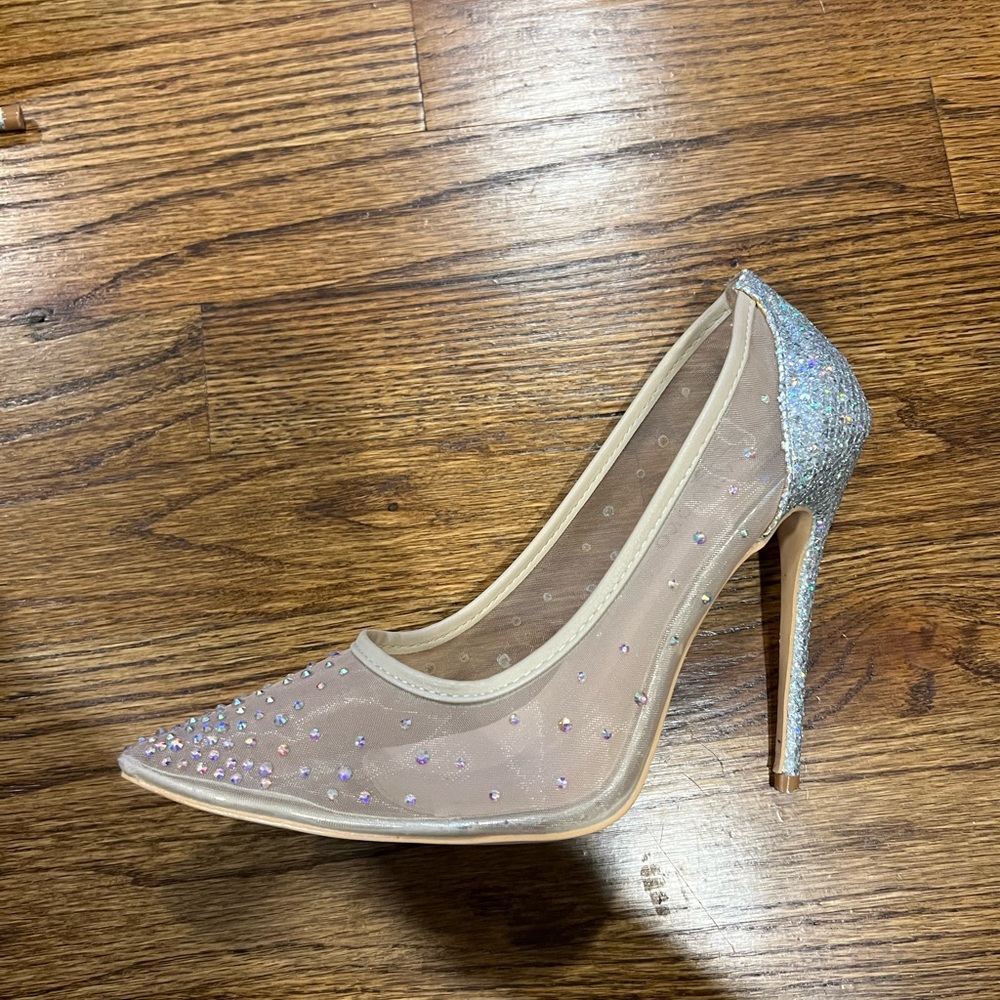 Amazon Heels - Picture 10 of 10
